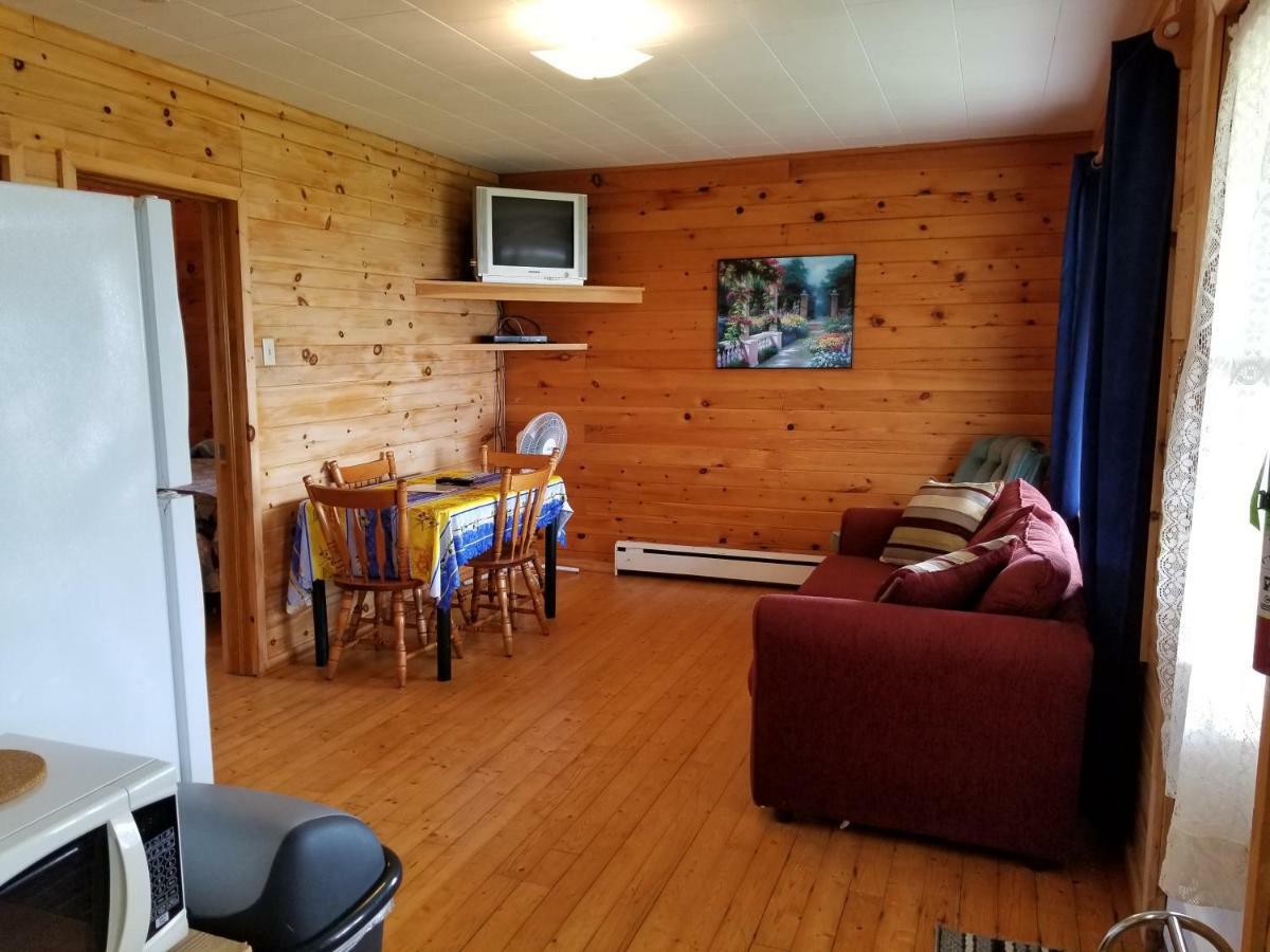 Blue Spruces Cottages Hampton Exterior foto